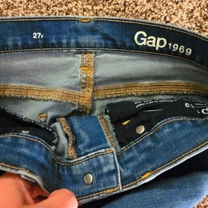 Gap 1969 Jeans *Size 27r*